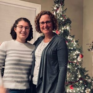 Meet your Posher, Leslie